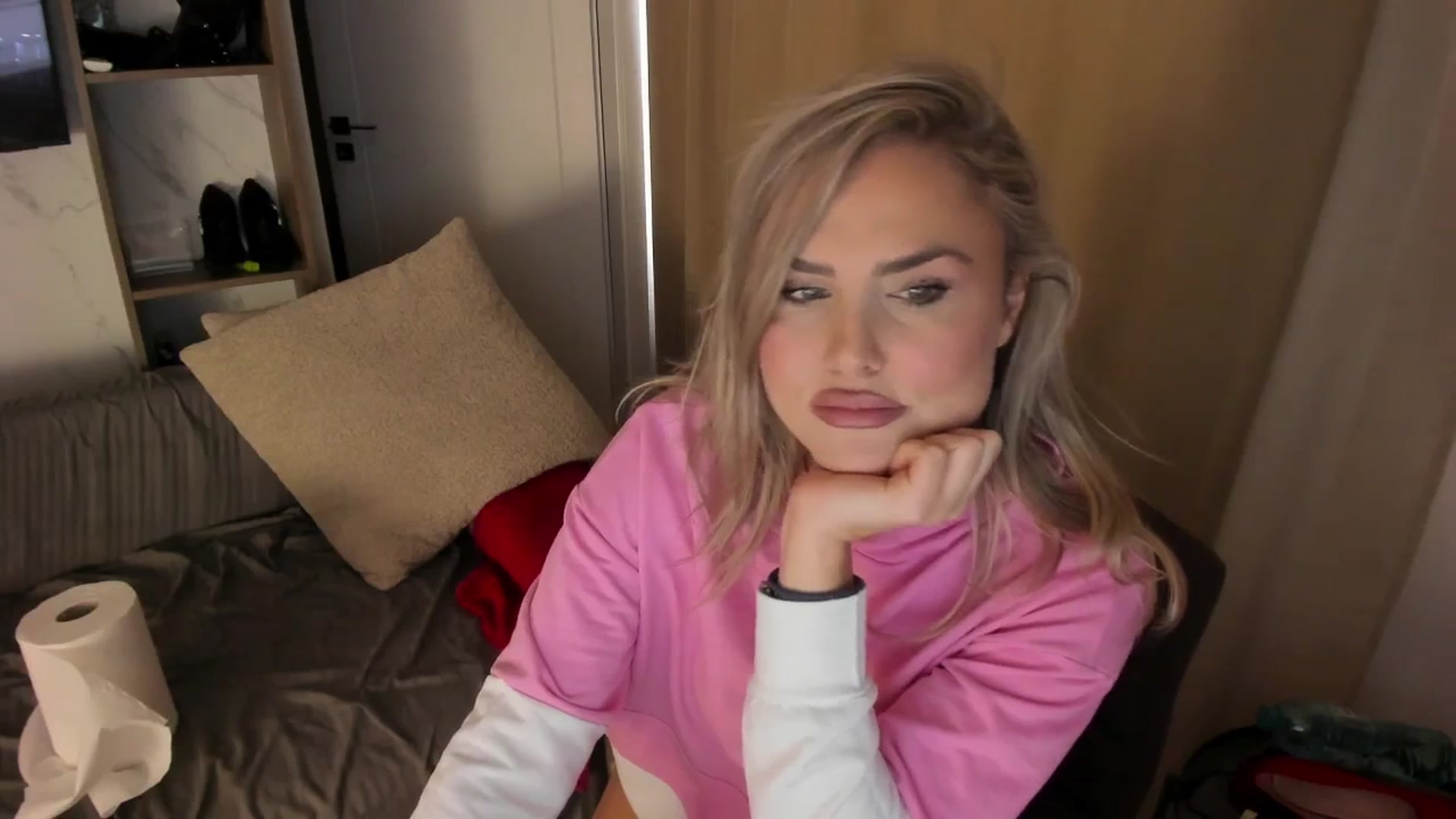 Gallery image thumbnail from SensualBarbie's myfreecams stream on, 02/13/2026, 08:45 image 12 of 20