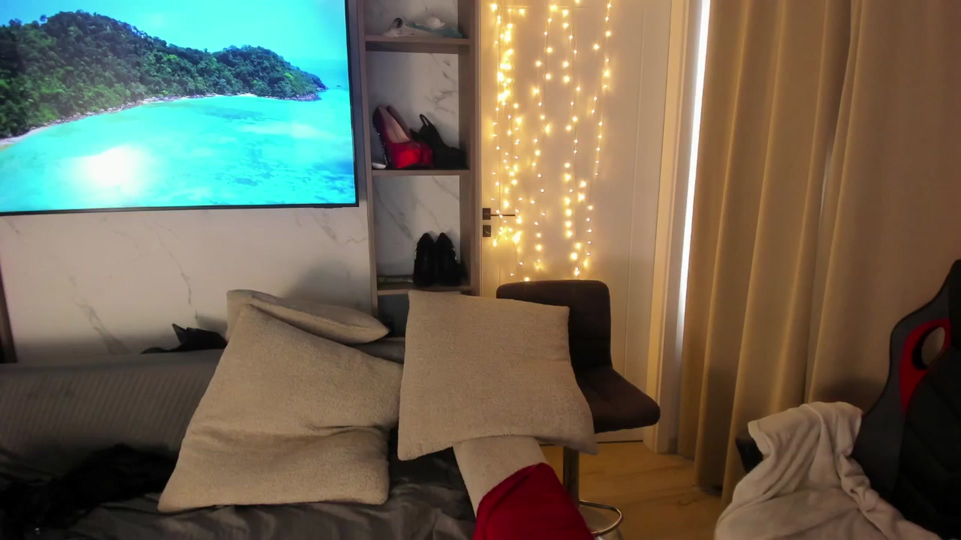 Gallery image thumbnail from SensualBarbie's myfreecams stream on, 02/28/2026, 15:53 image 5 of 20