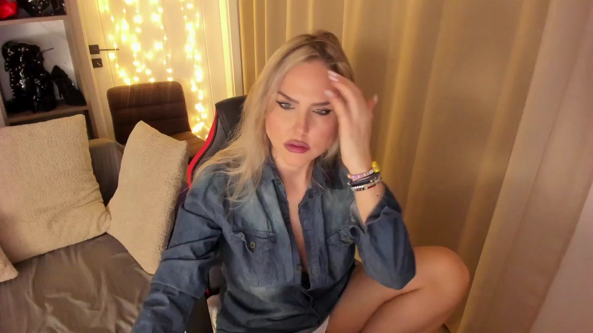 Gallery image thumbnail from SensualBarbie's myfreecams stream on, 03/13/2026, 17:55 image 1 of 20