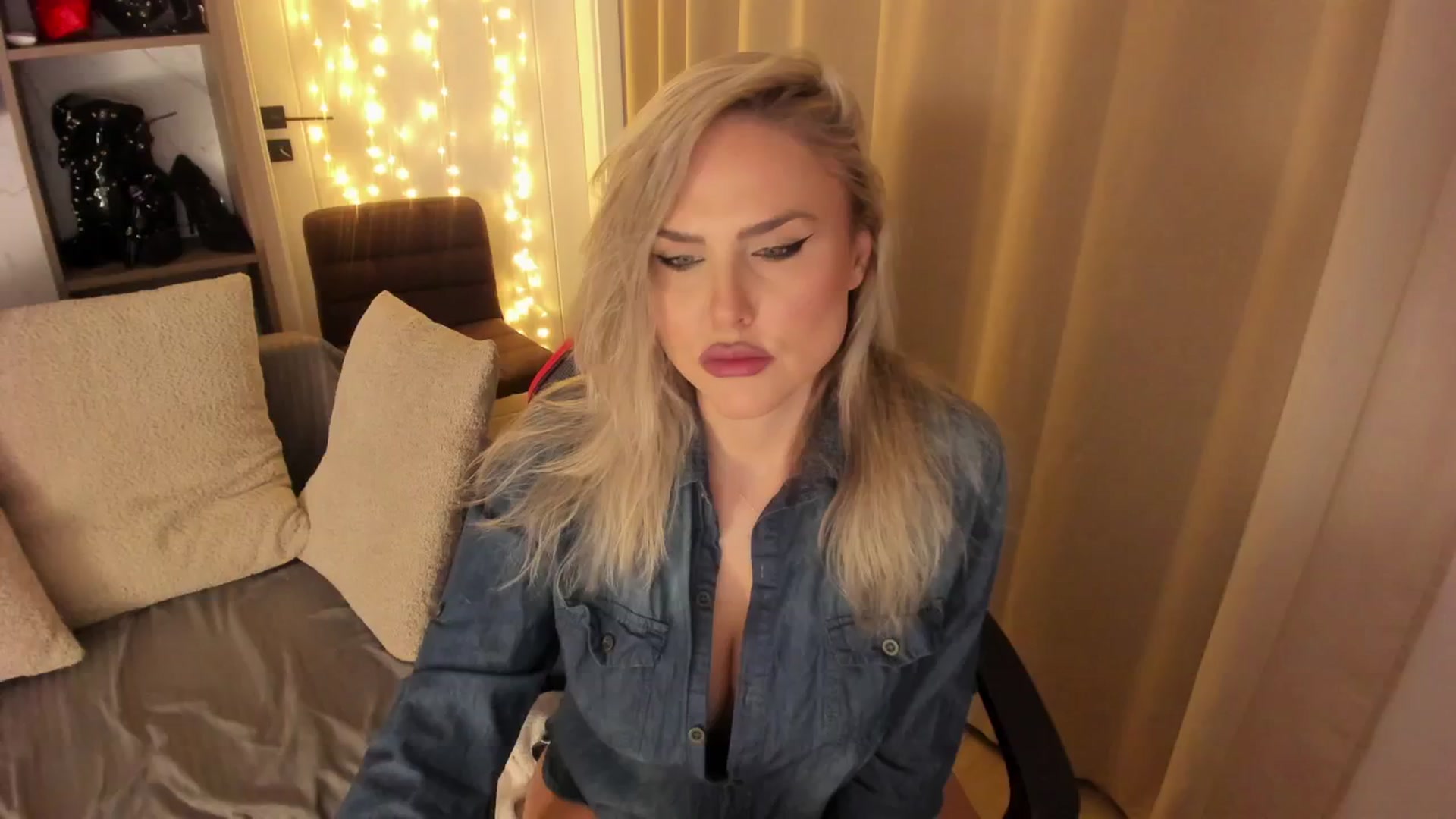 Gallery image thumbnail from SensualBarbie's myfreecams stream on, 03/13/2026, 17:55 image 3 of 20