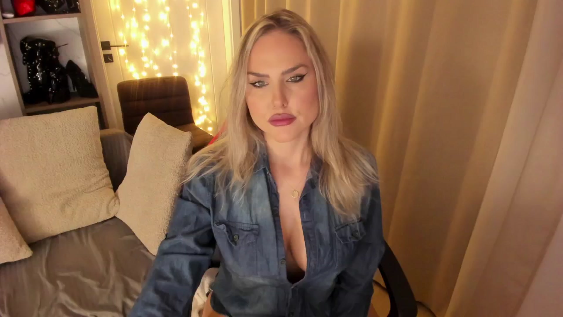 Gallery image thumbnail from SensualBarbie's myfreecams stream on, 03/13/2026, 17:55 image 2 of 20