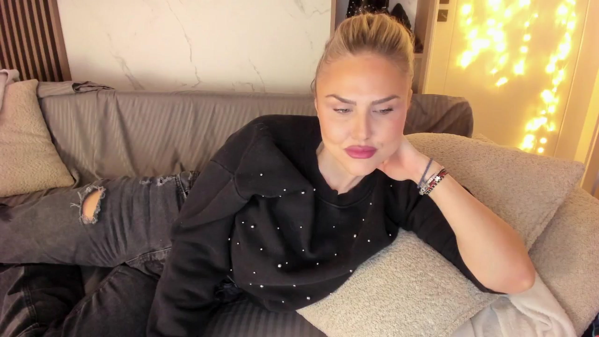 Gallery image thumbnail from SensualBarbie's myfreecams stream on, 03/25/2026, 07:32 image 12 of 20