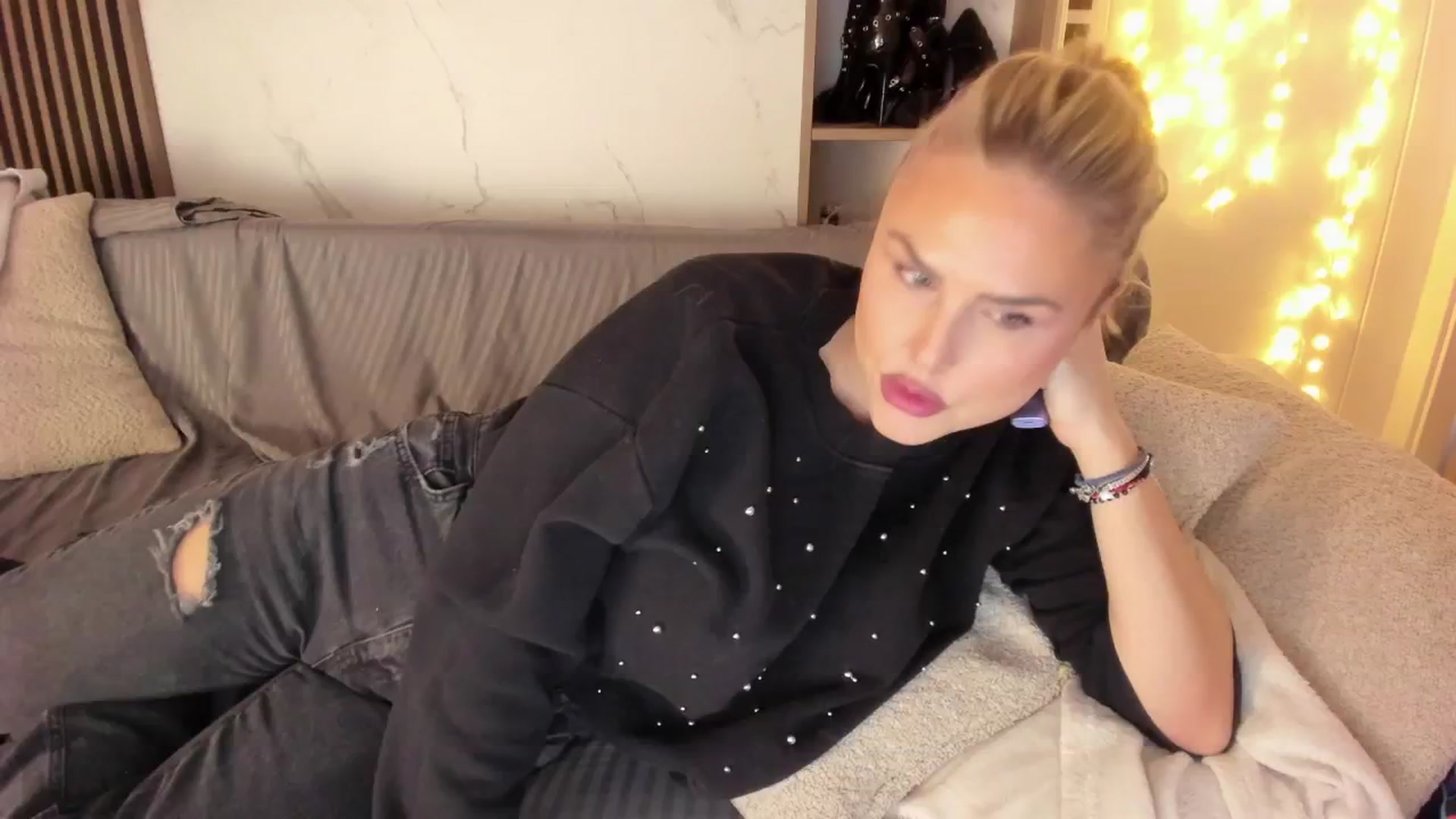Gallery image thumbnail from SensualBarbie's myfreecams stream on, 03/25/2026, 07:32 image 3 of 20