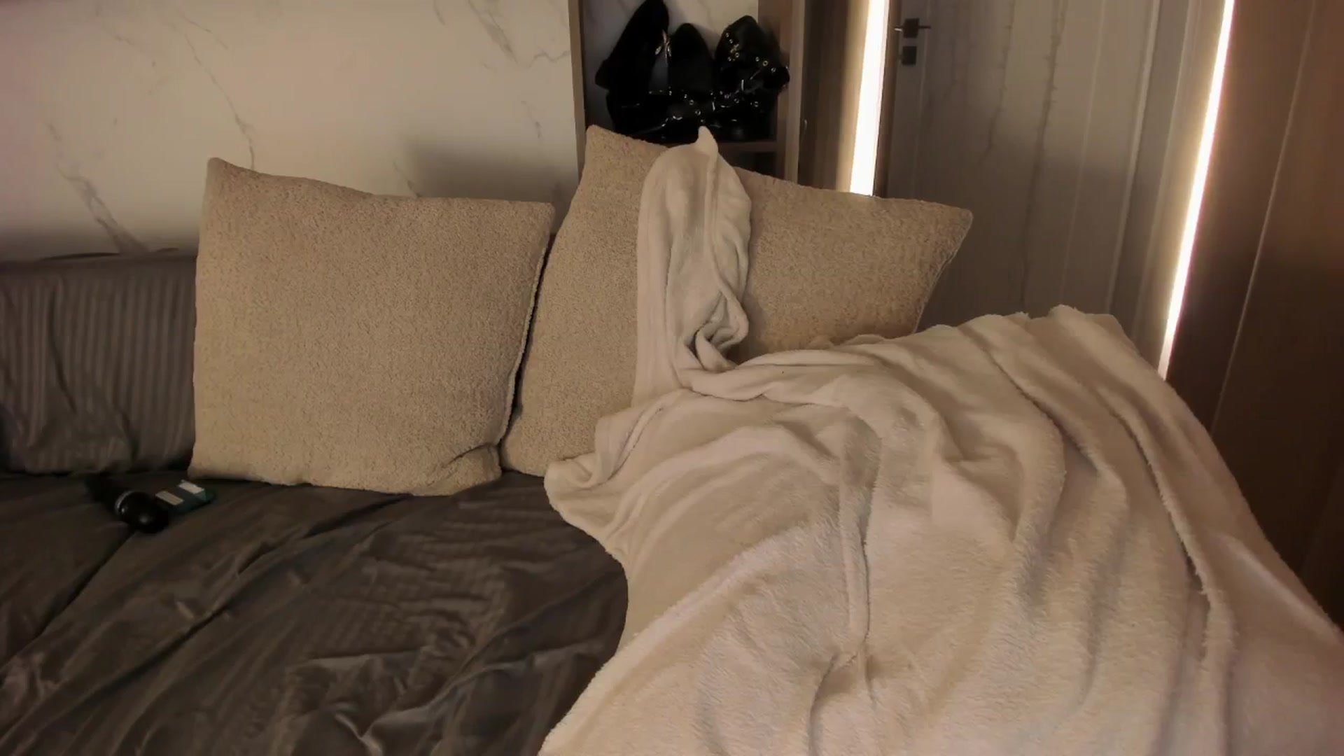 Gallery image thumbnail from SensualBarbie's myfreecams stream on, 04/28/2026, 14:00 image 8 of 20
