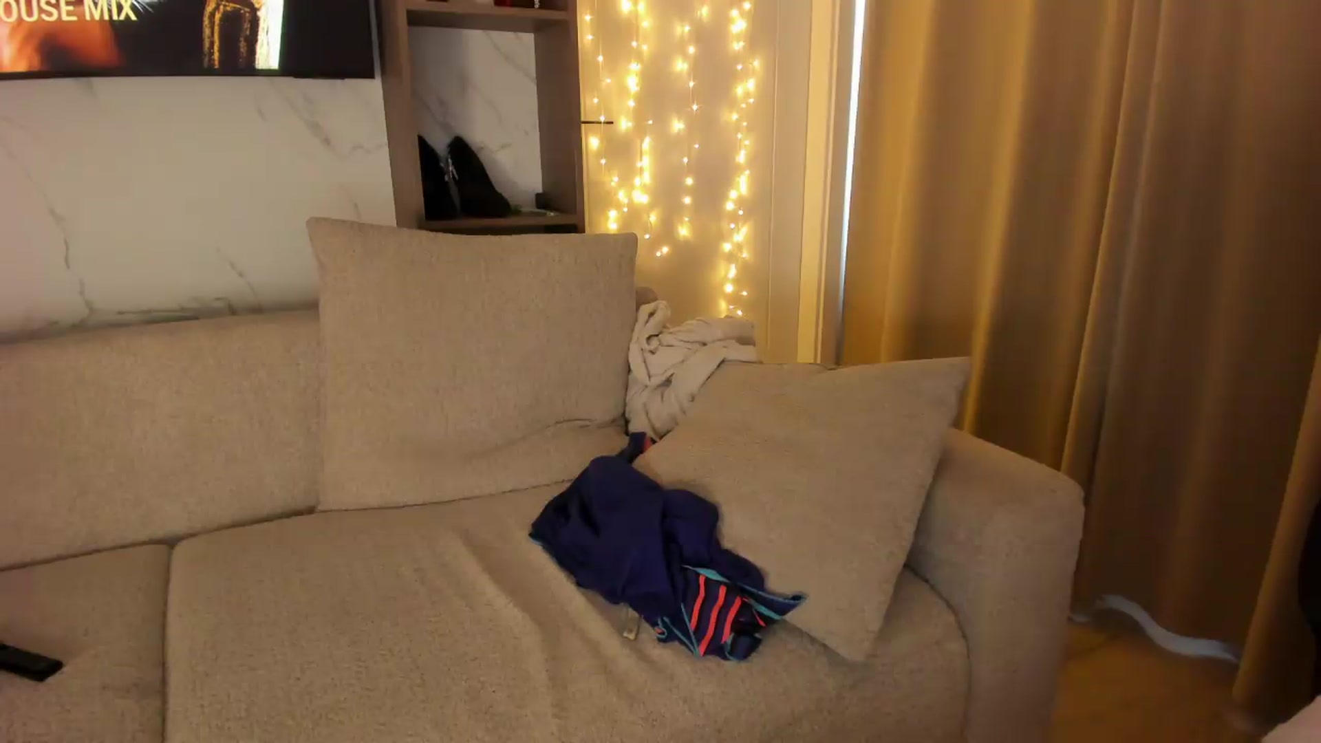 Gallery image thumbnail from SensualBarbie's myfreecams stream on, 05/25/2026, 07:51 image 4 of 20