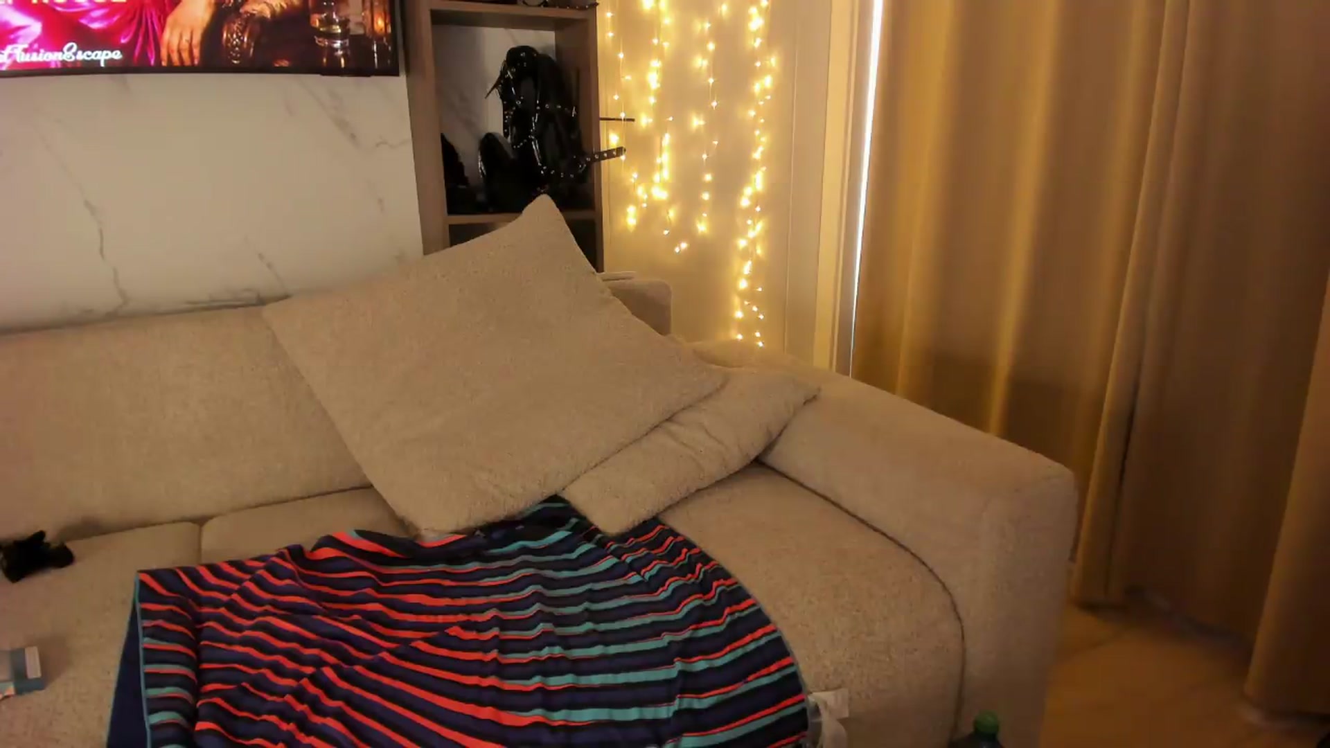 Gallery image thumbnail from SensualBarbie's myfreecams stream on, 05/30/2026, 15:35 image 4 of 20