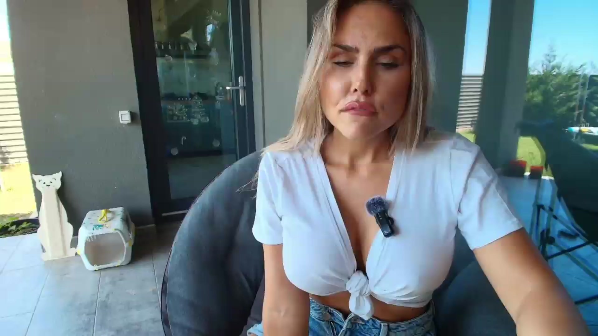 Gallery image thumbnail from SensualBarbie's myfreecams stream on, 08/01/2026, 12:01 image 9 of 20