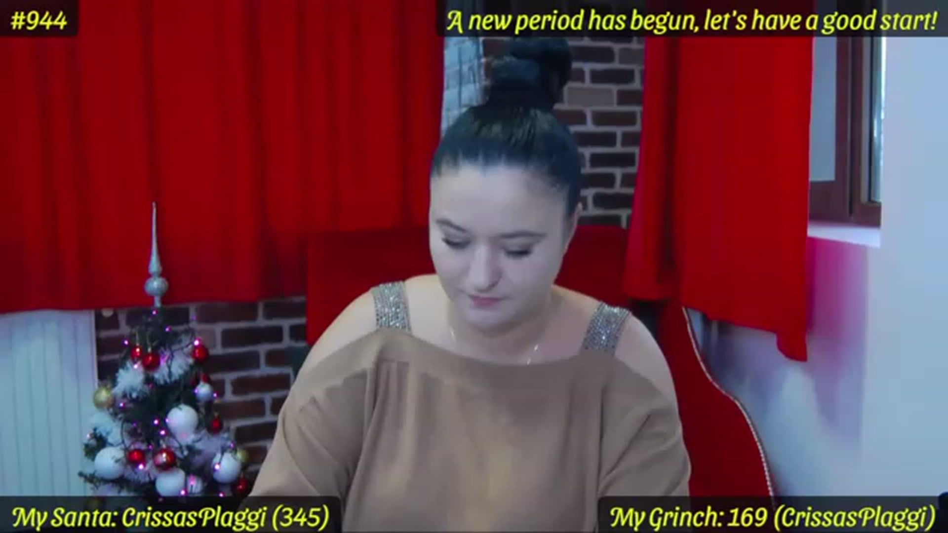 Gallery image thumbnail from SensualCrissa's myfreecams stream on, 12/19/2022, 09:20 image 3 of 20
