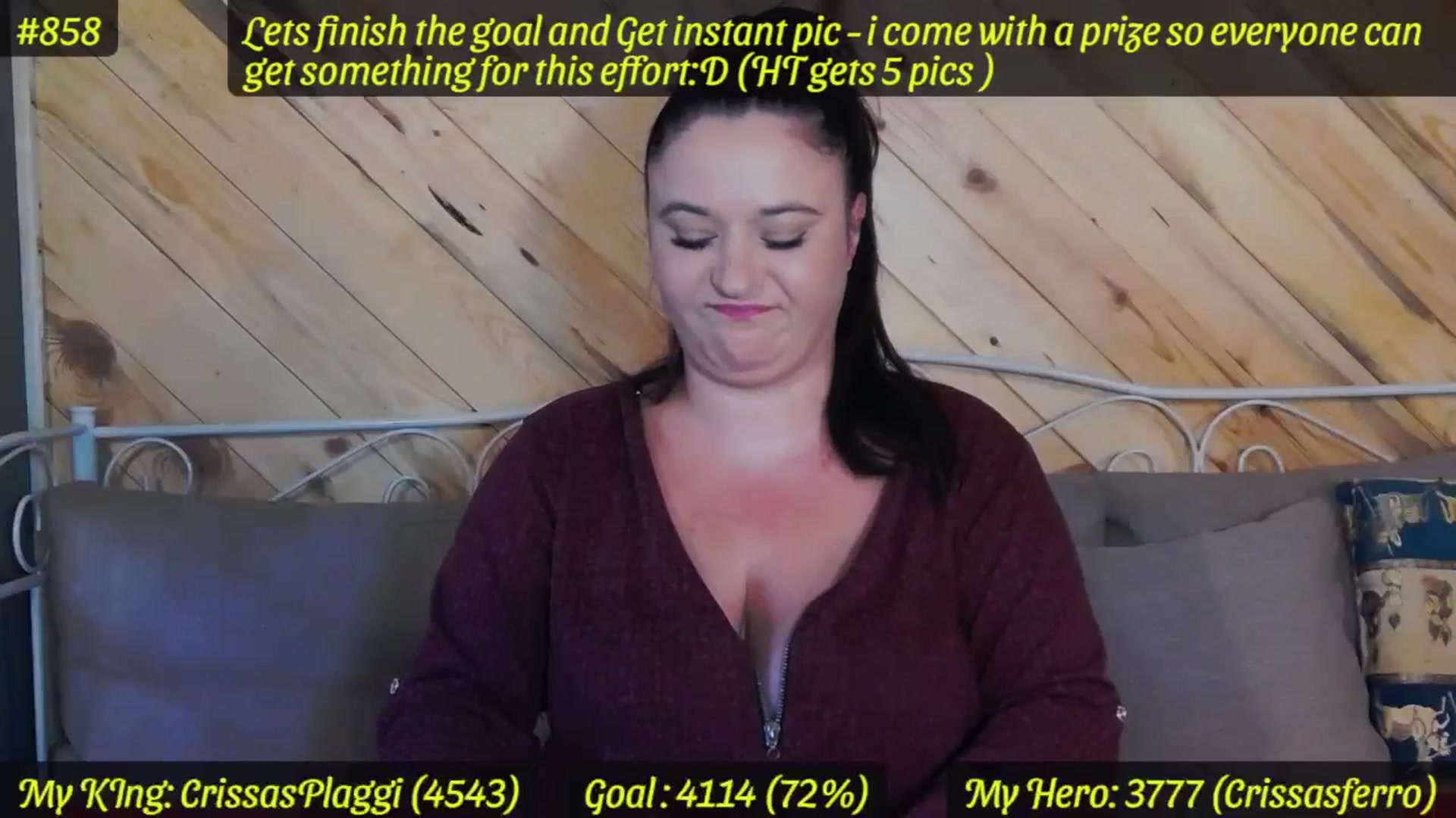 Gallery image thumbnail from SensualCrissa's myfreecams stream on, 10/14/2023, 12:14 image 12 of 20