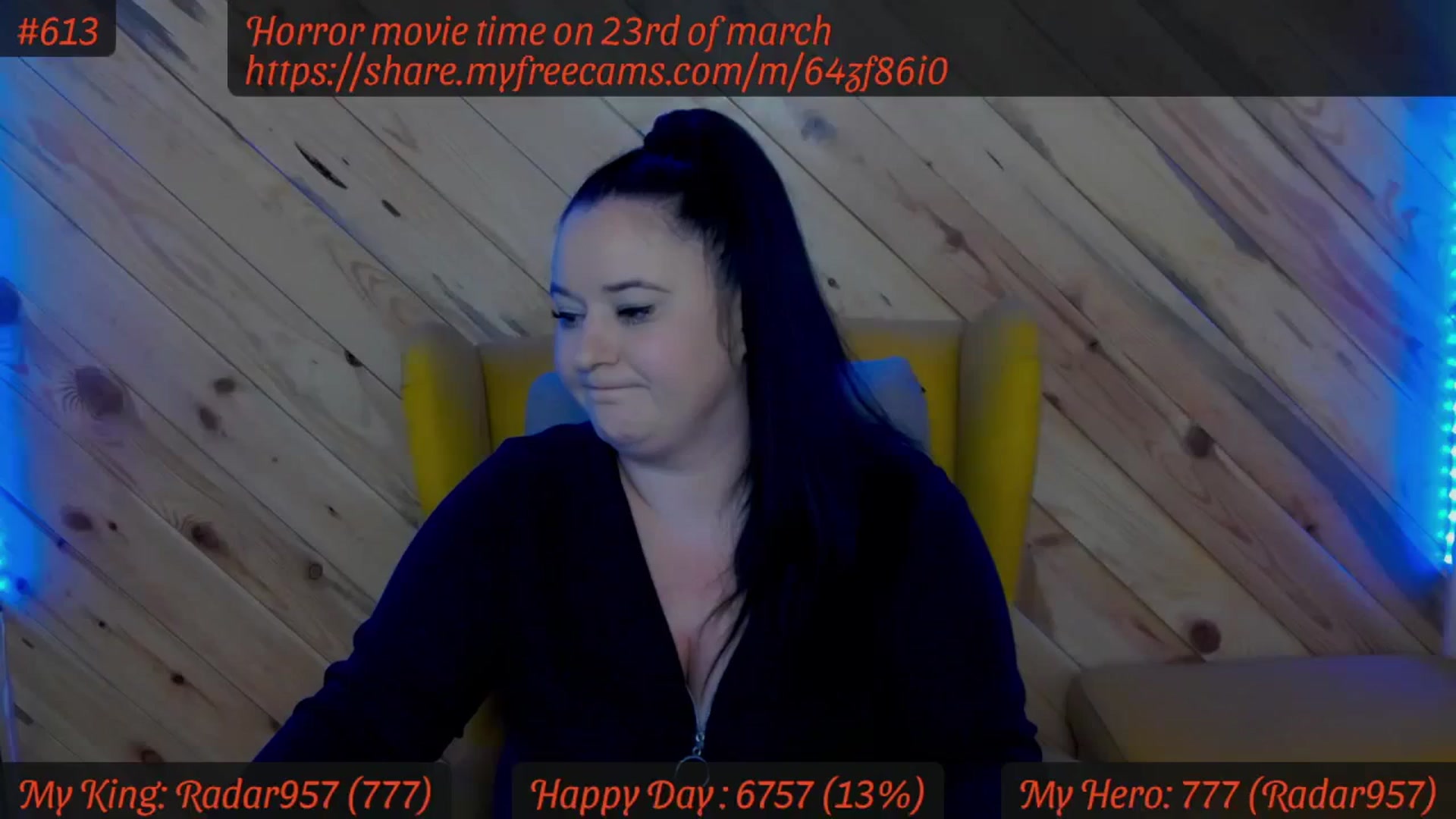 Gallery image thumbnail from SensualCrissa's myfreecams stream on, 03/13/2024, 08:36 image 17 of 20