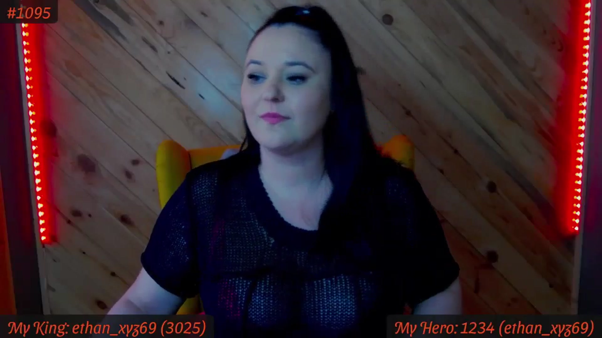 Gallery image thumbnail from SensualCrissa's myfreecams stream on, 04/10/2024, 11:23 image 5 of 20