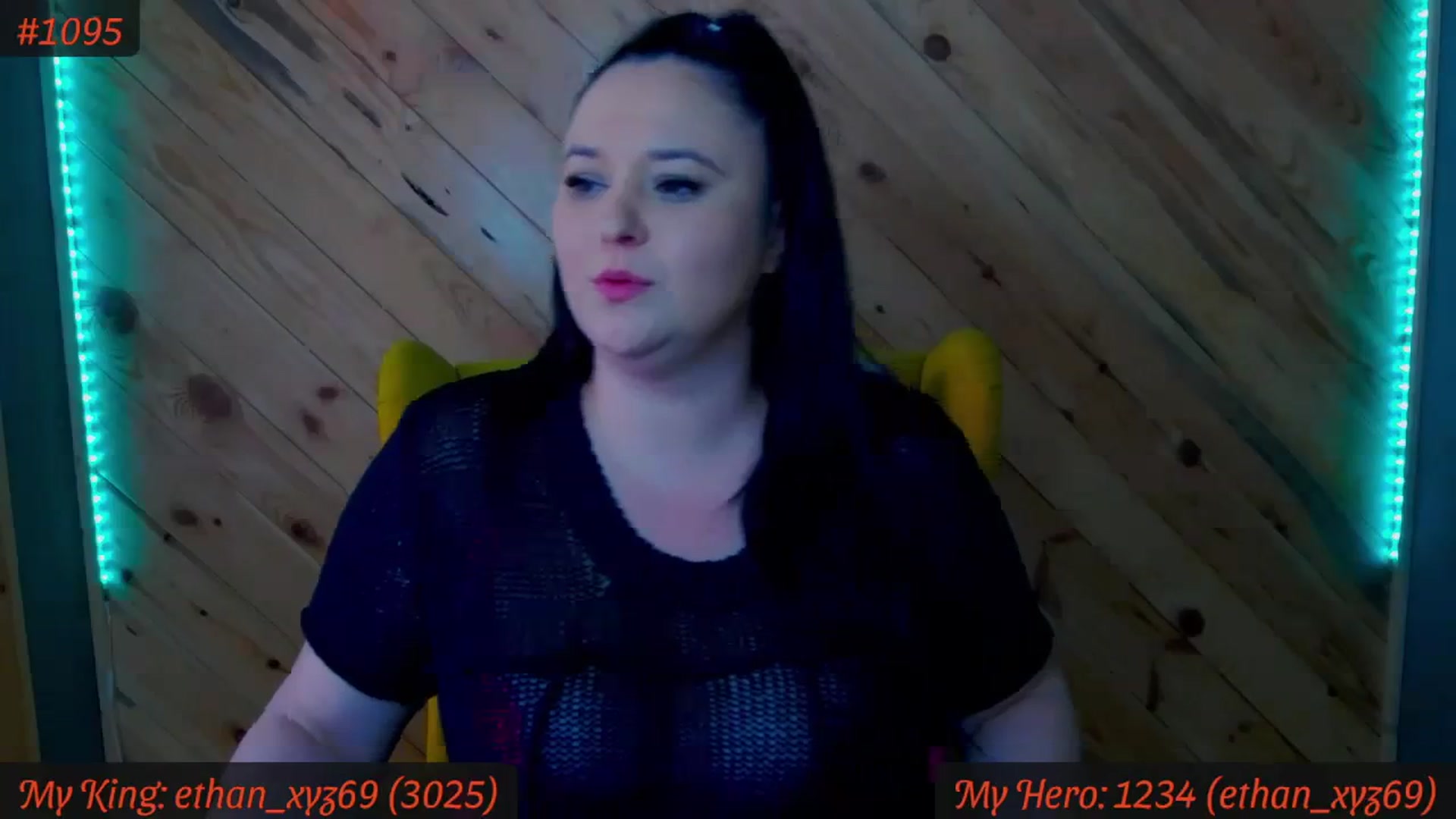 Gallery image thumbnail from SensualCrissa's myfreecams stream on, 04/10/2024, 11:23 image 3 of 20