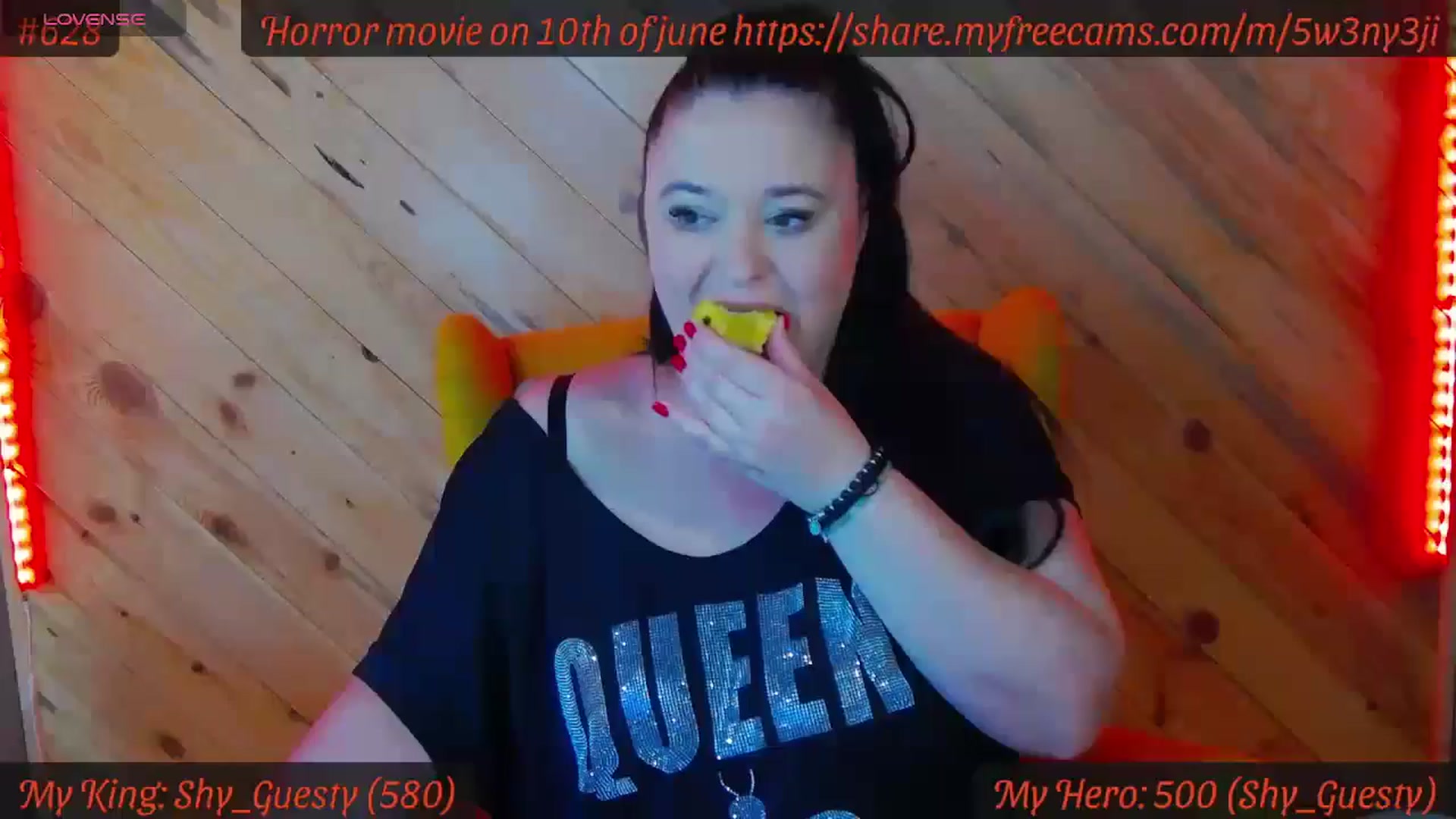 Gallery image thumbnail from SensualCrissa's myfreecams stream on, 06/06/2024, 10:33 image 1 of 20
