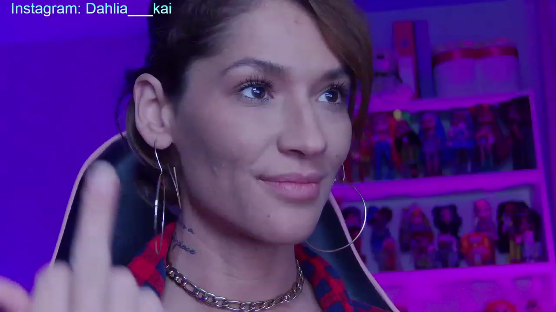 Gallery image thumbnail from SensualKooky's myfreecams stream on, 12/25/2022, 23:27 image 13 of 20