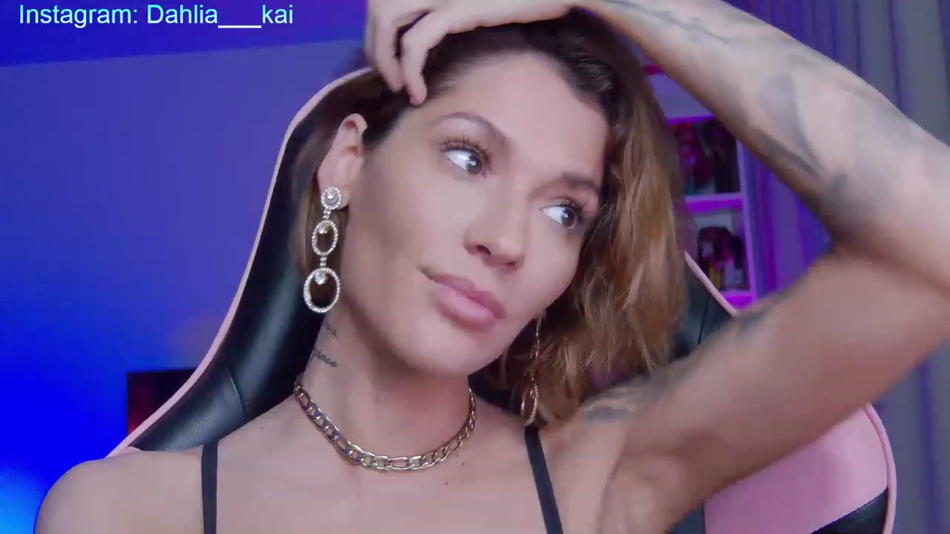 Gallery image thumbnail from SensualKooky's myfreecams stream on, 01/01/2023, 19:47 image 17 of 20