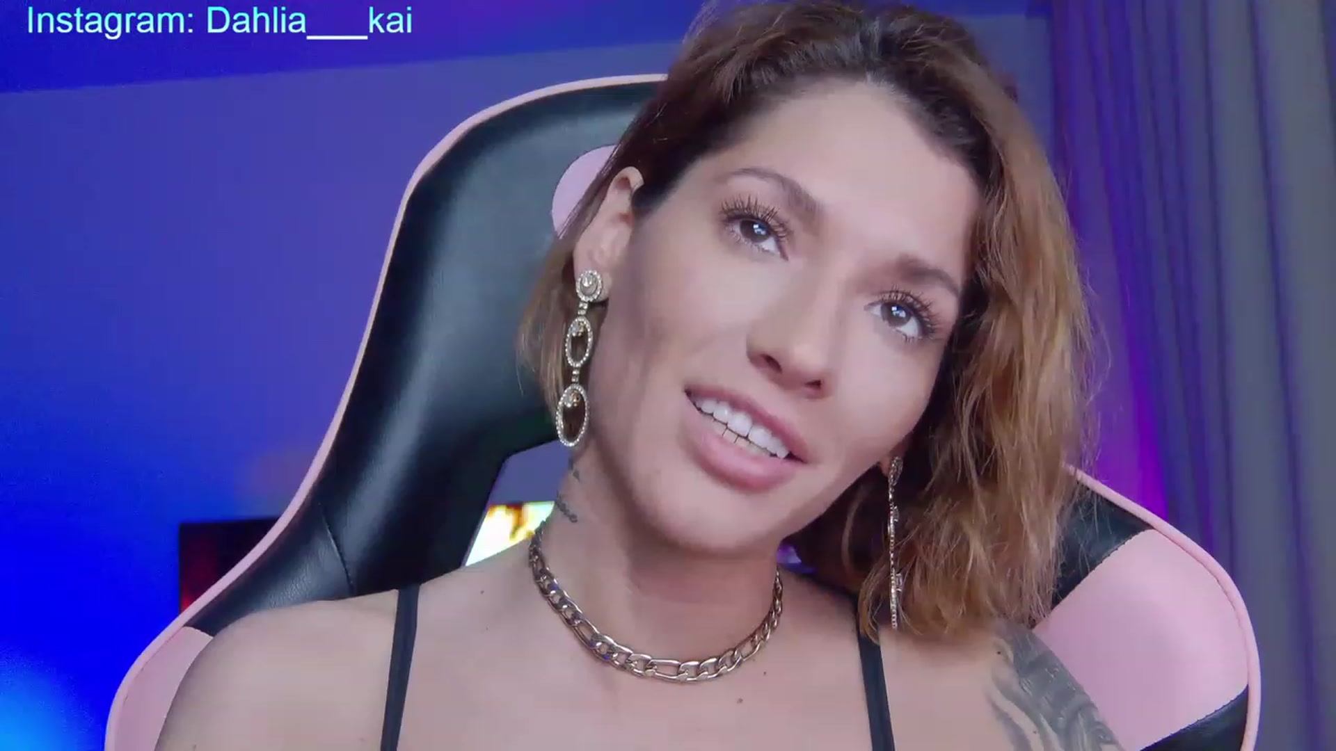Gallery image thumbnail from SensualKooky's myfreecams stream on, 01/01/2023, 19:47 image 14 of 20