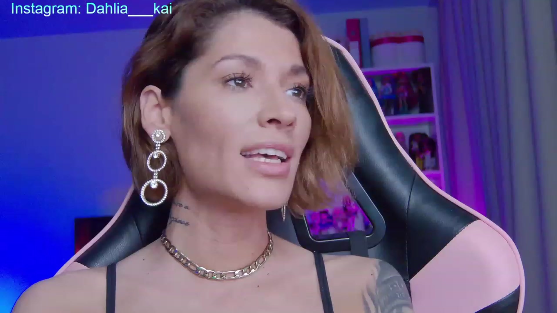 Gallery image thumbnail from SensualKooky's myfreecams stream on, 01/01/2023, 19:47 image 18 of 20
