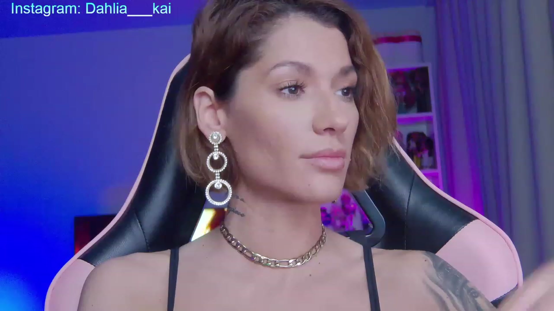 Gallery image thumbnail from SensualKooky's myfreecams stream on, 01/01/2023, 19:47 image 12 of 20