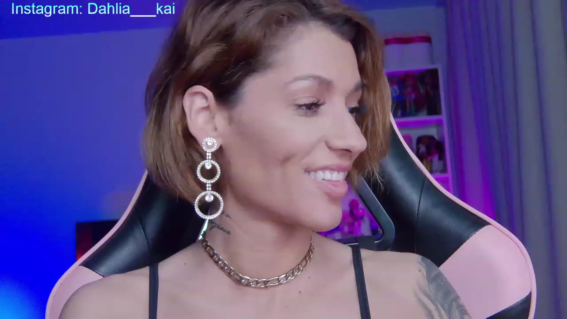 Gallery image thumbnail from SensualKooky's myfreecams stream on, 01/01/2023, 19:47 image 15 of 20