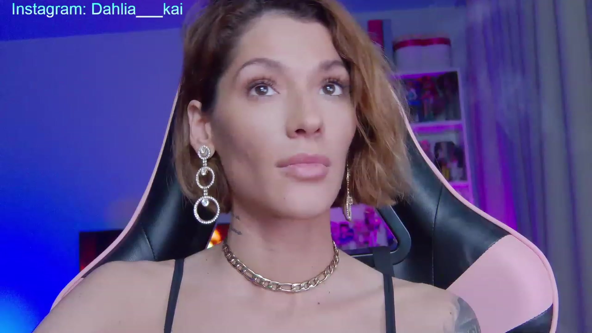Gallery image thumbnail from SensualKooky's myfreecams stream on, 01/01/2023, 19:47 image 13 of 20