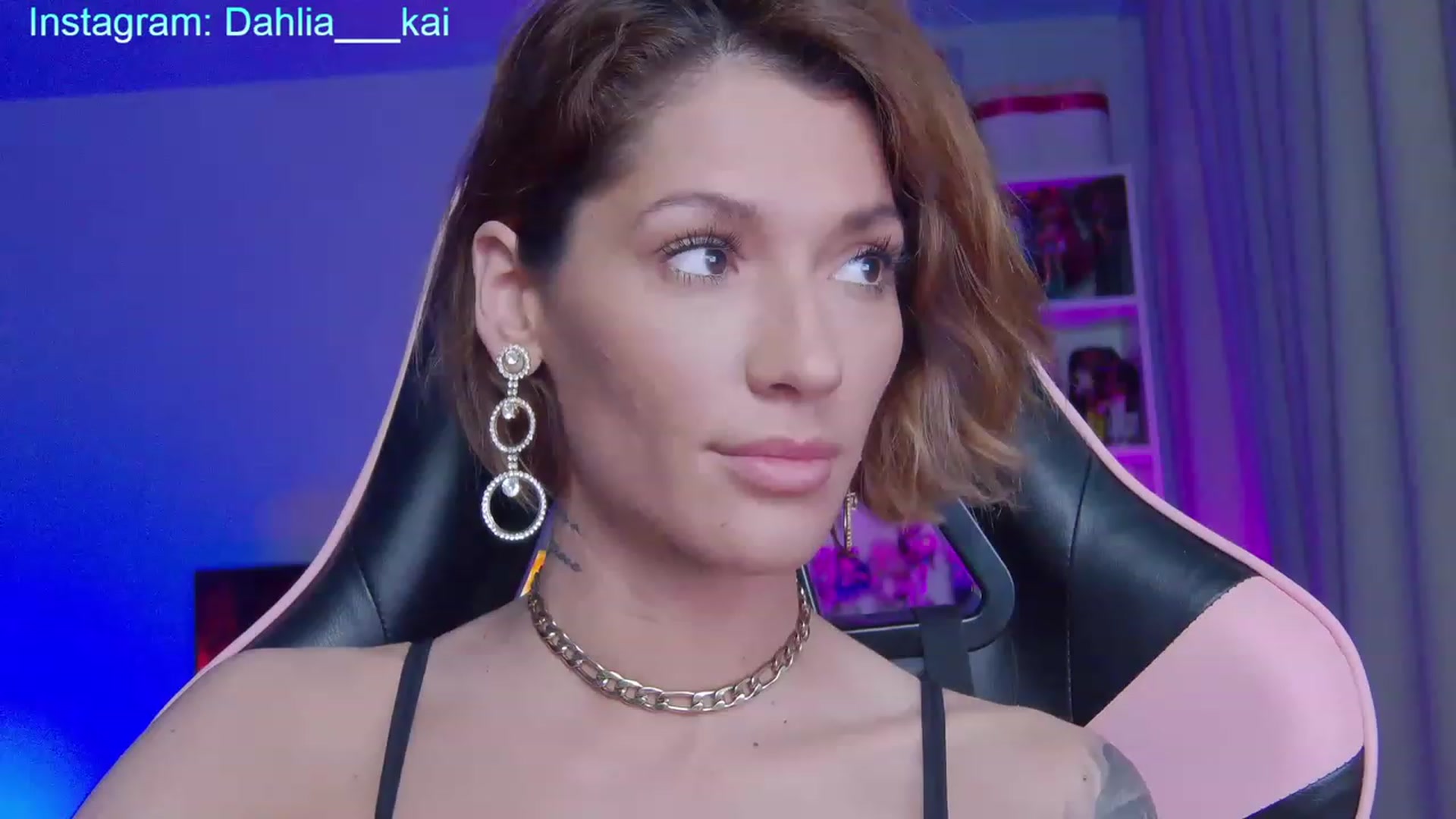 Gallery image thumbnail from SensualKooky's myfreecams stream on, 01/01/2023, 19:47 image 2 of 20