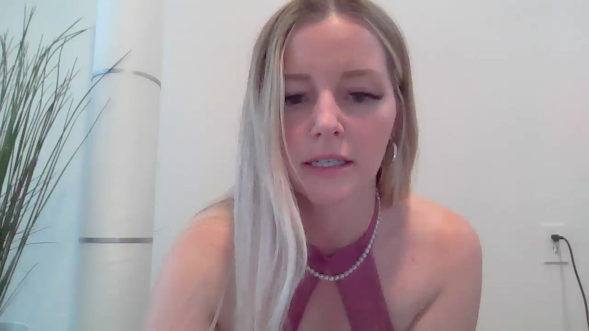 Gallery image thumbnail from SensualSarah1's myfreecams stream on, 12/17/2024, 20:47 image 5 of 20