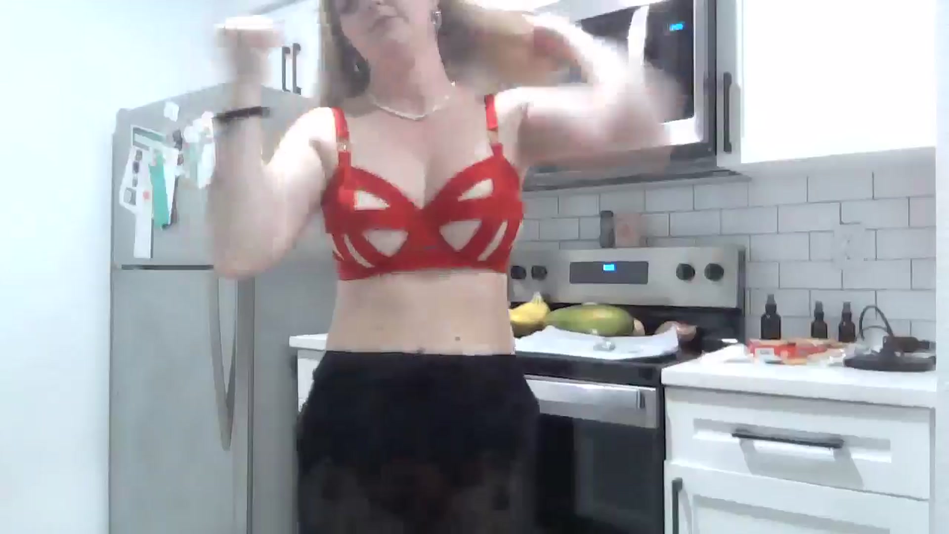 Gallery image thumbnail from SensualSarah1's myfreecams stream on, 12/21/2024, 02:13 image 15 of 20