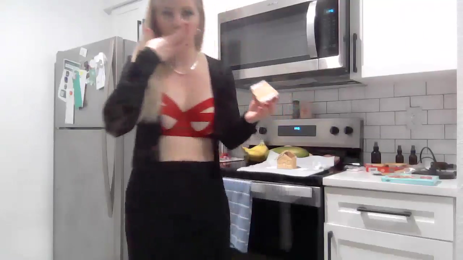 Gallery image thumbnail from SensualSarah1's myfreecams stream on, 12/21/2024, 02:13 image 7 of 20