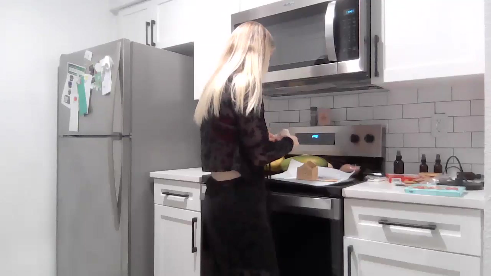Gallery image thumbnail from SensualSarah1's myfreecams stream on, 12/21/2024, 02:13 image 5 of 20