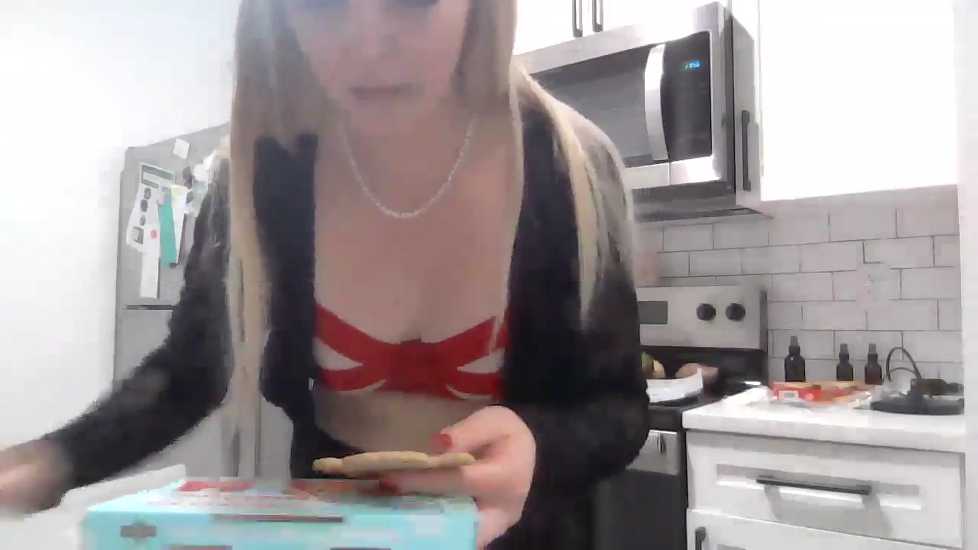 Gallery image thumbnail from SensualSarah1's myfreecams stream on, 12/21/2024, 02:13 image 11 of 20