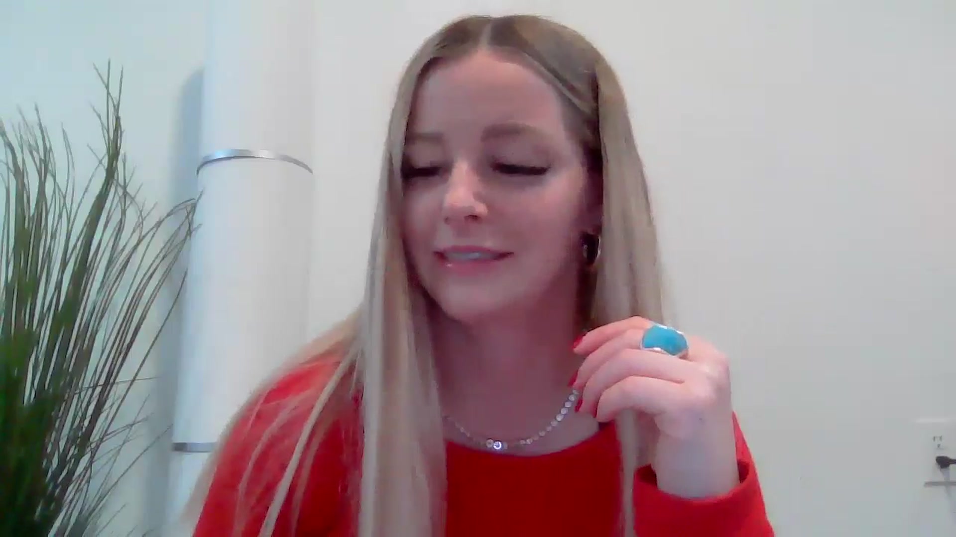 Gallery image thumbnail from SensualSarah1's myfreecams stream on, 12/23/2024, 02:47 image 9 of 20