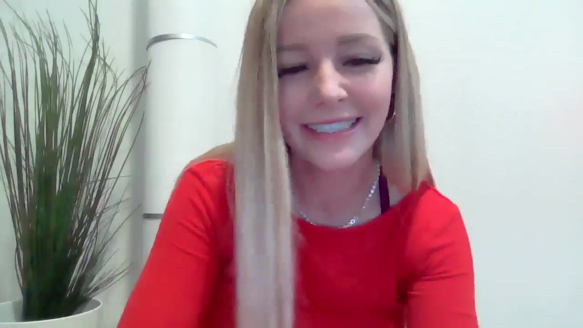 Gallery image thumbnail from SensualSarah1's myfreecams stream on, 12/23/2024, 02:47 image 7 of 20
