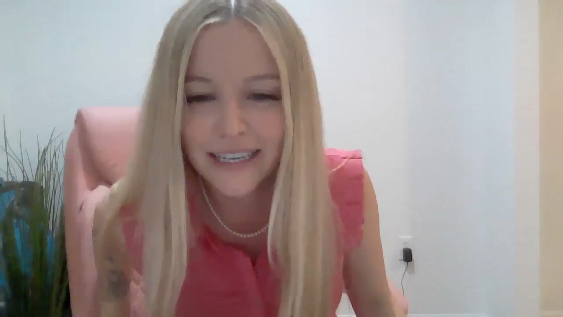 Gallery image thumbnail from SensualSarah1's myfreecams stream on, 01/01/2025, 02:10 image 8 of 20