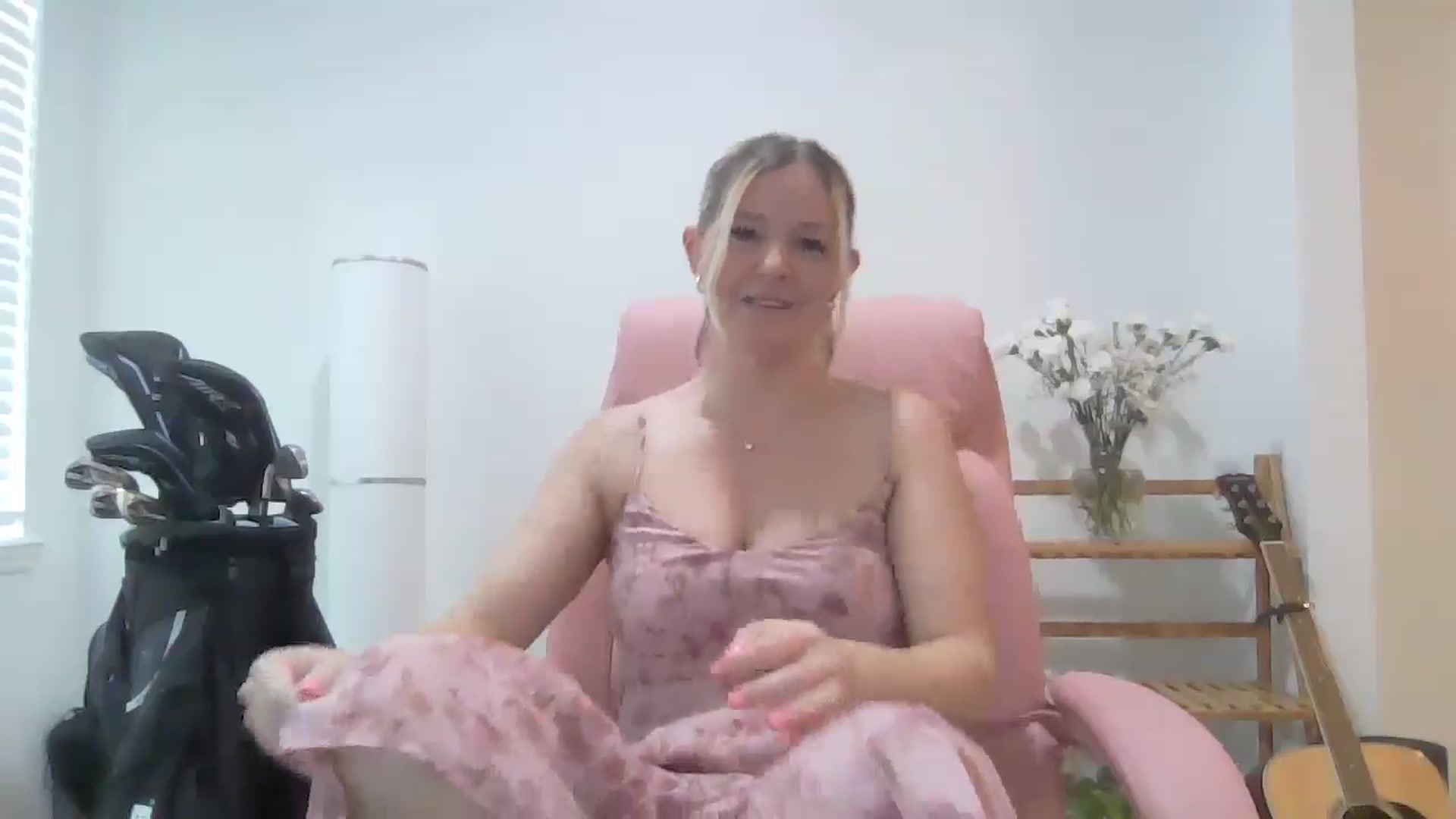 Gallery image thumbnail from SensualSarah1's myfreecams stream on, 07/13/2025, 17:50 image 14 of 20