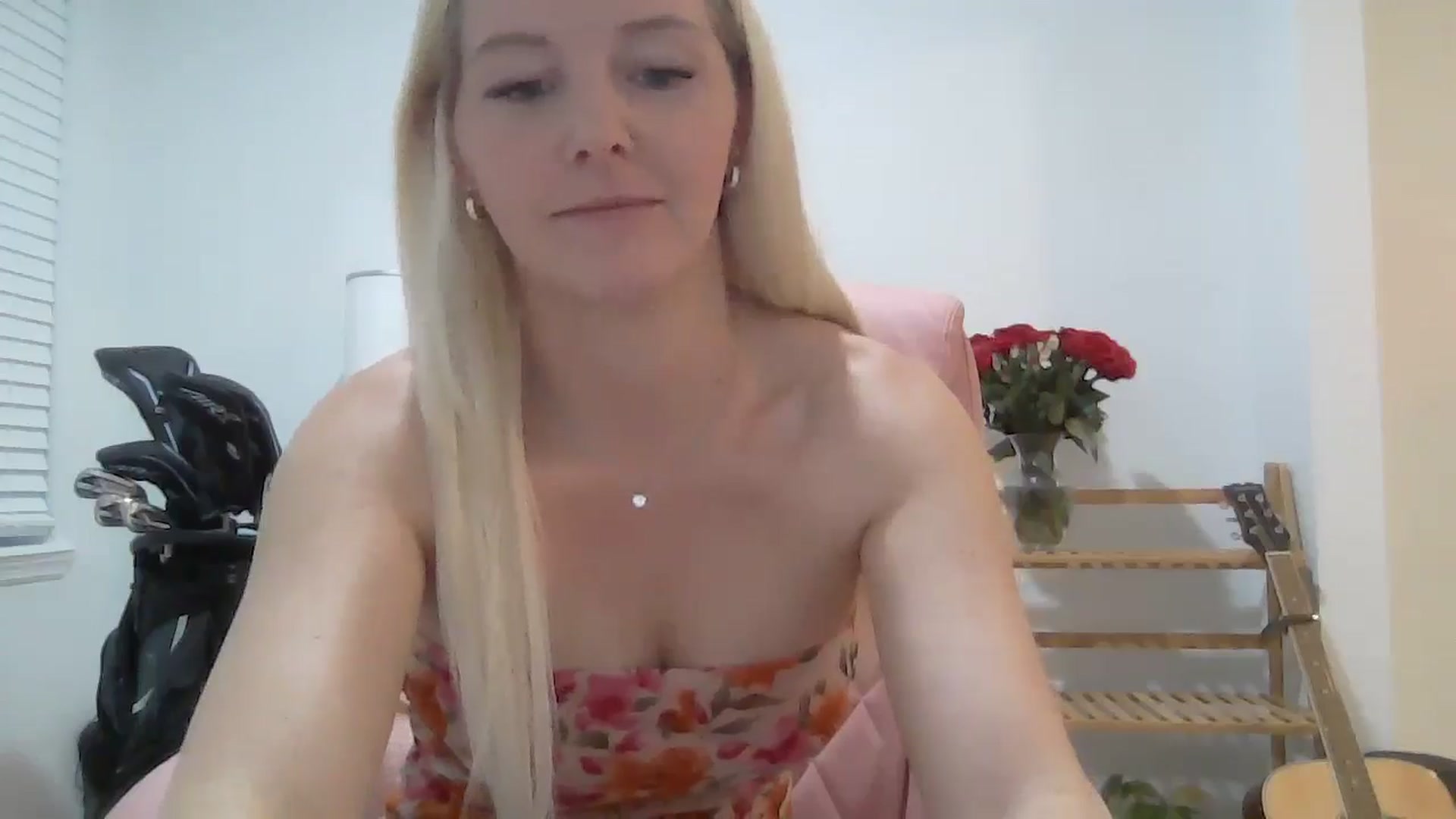 Gallery image thumbnail from SensualSarah1's myfreecams stream on, 07/23/2025, 21:01 image 19 of 20