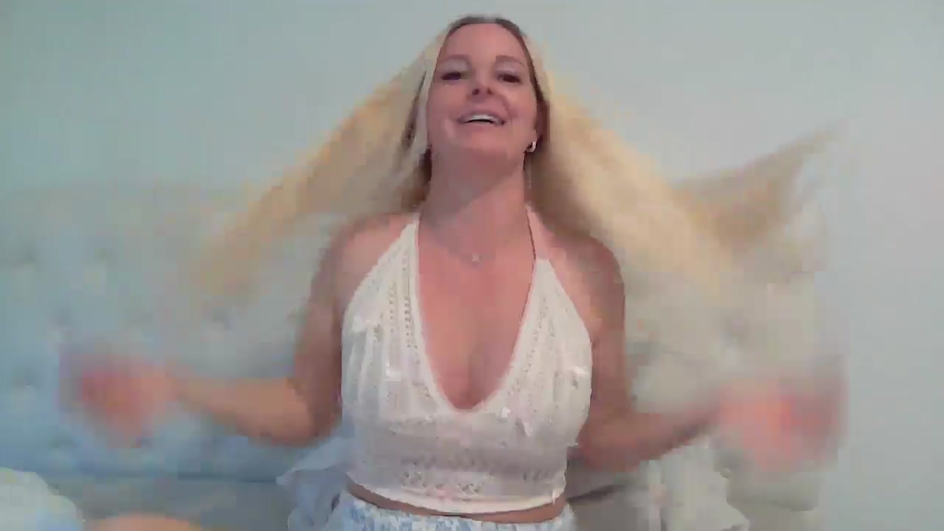Gallery image thumbnail from SensualSarah1's myfreecams stream on, 07/28/2025, 23:06 image 9 of 20