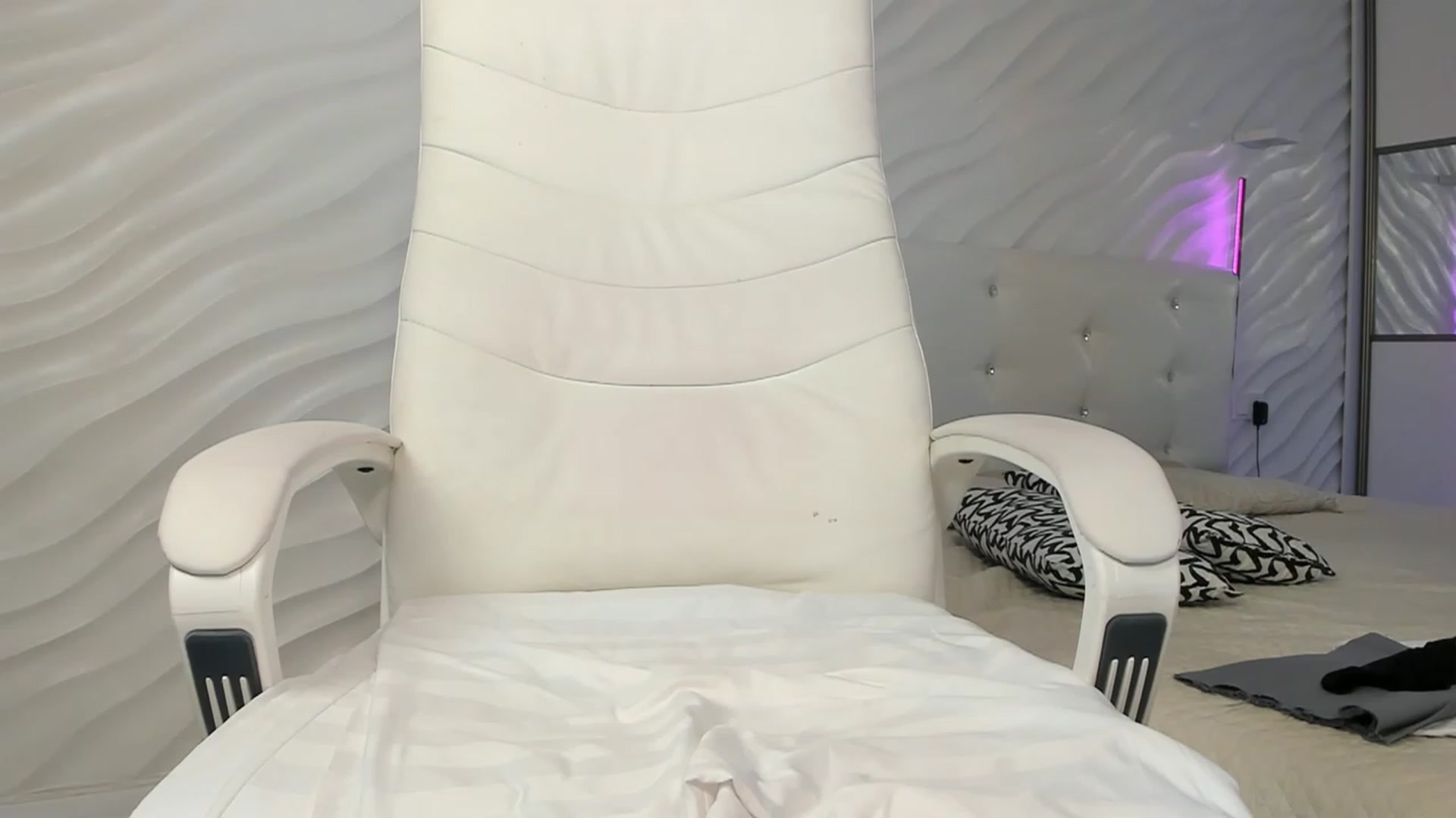 Gallery image thumbnail from Seon_mi's myfreecams stream on, 12/28/2023, 07:26 image 1 of 20