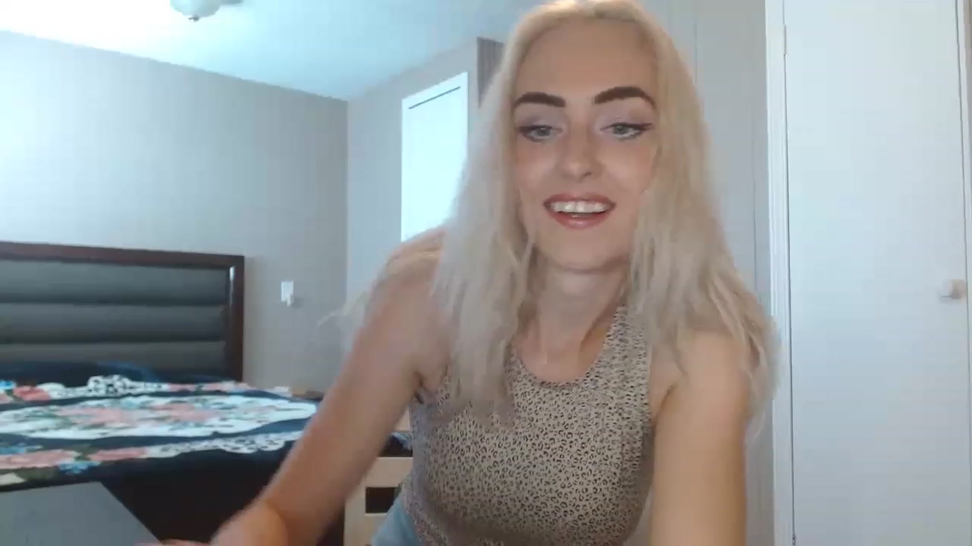Gallery image thumbnail from SeraGaud333's myfreecams stream on, 06/02/2023, 20:41 image 16 of 20