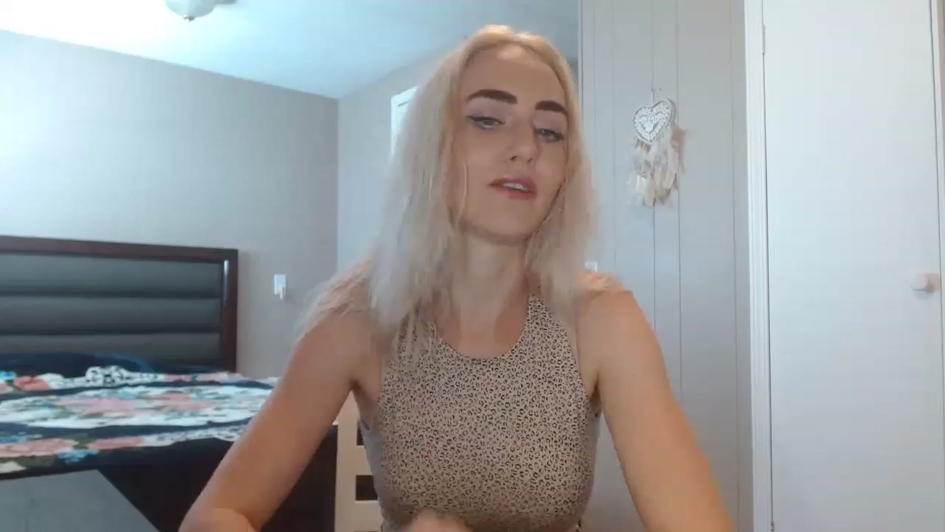 Gallery image thumbnail from SeraGaud333's myfreecams stream on, 06/02/2023, 20:41 image 3 of 20