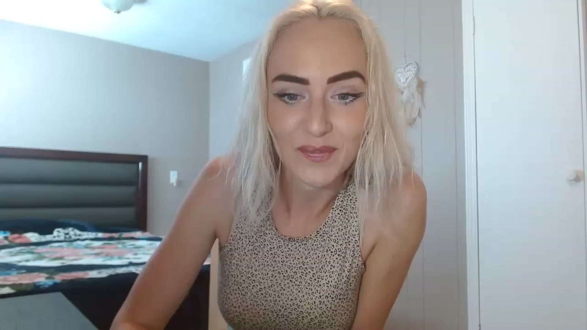 Gallery image thumbnail from SeraGaud333's myfreecams stream on, 06/02/2023, 20:41 image 12 of 20