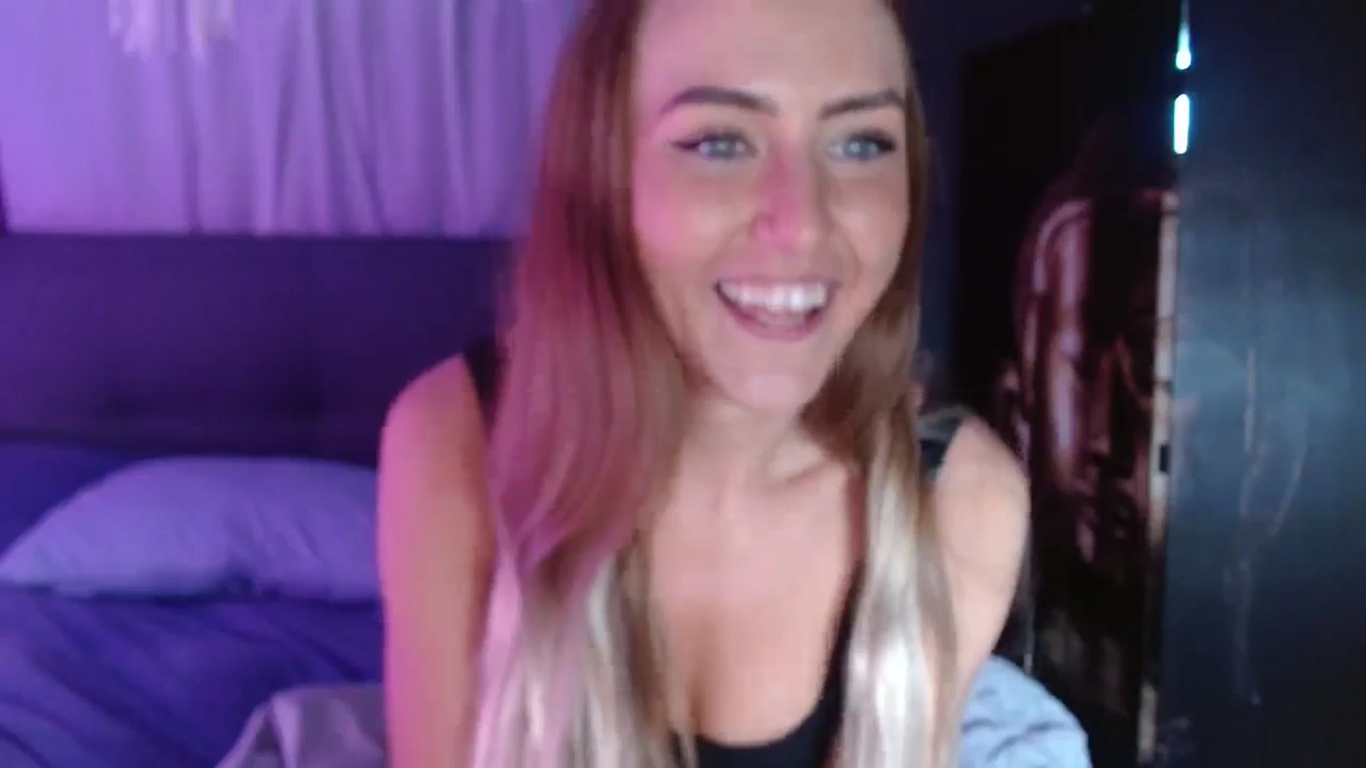 Gallery image thumbnail from SeraGaud333's myfreecams stream on, 08/04/2025, 23:43 image 13 of 20