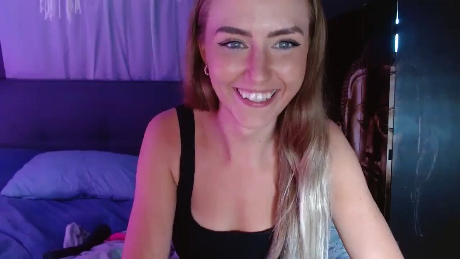 Gallery image thumbnail from SeraGaud333's myfreecams stream on, 08/04/2025, 23:43 image 7 of 20
