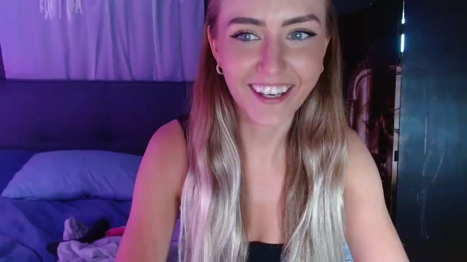 Gallery image thumbnail from SeraGaud333's myfreecams stream on, 08/04/2025, 23:43 image 1 of 20