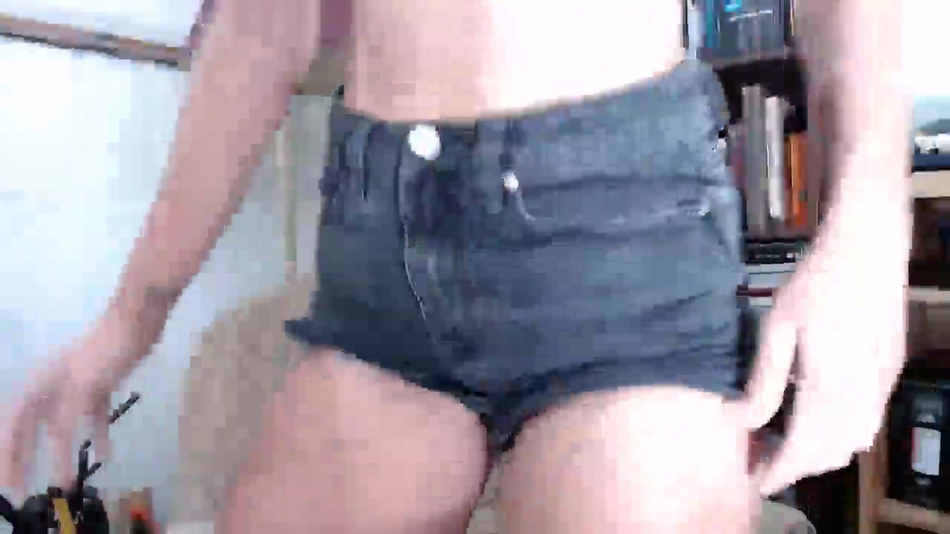 Gallery image thumbnail from SeraGaud333's myfreecams stream on, 08/27/2025, 18:57 image 18 of 20