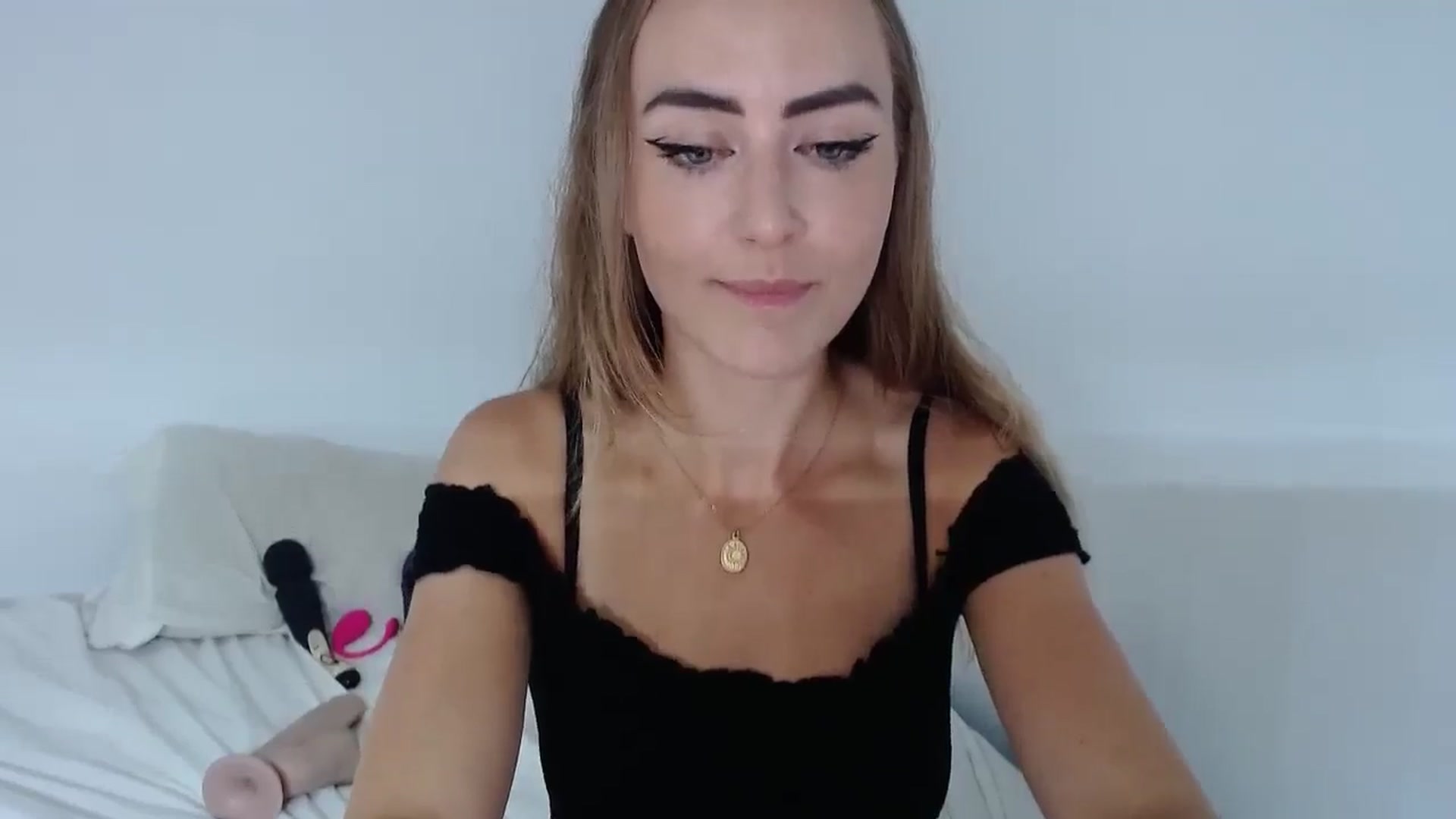 Gallery image thumbnail from SeraGaud333's myfreecams stream on, 09/07/2025, 19:53 image 4 of 20