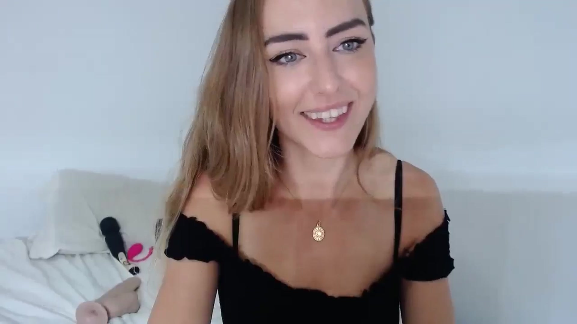Gallery image thumbnail from SeraGaud333's myfreecams stream on, 09/07/2025, 19:53 image 11 of 20