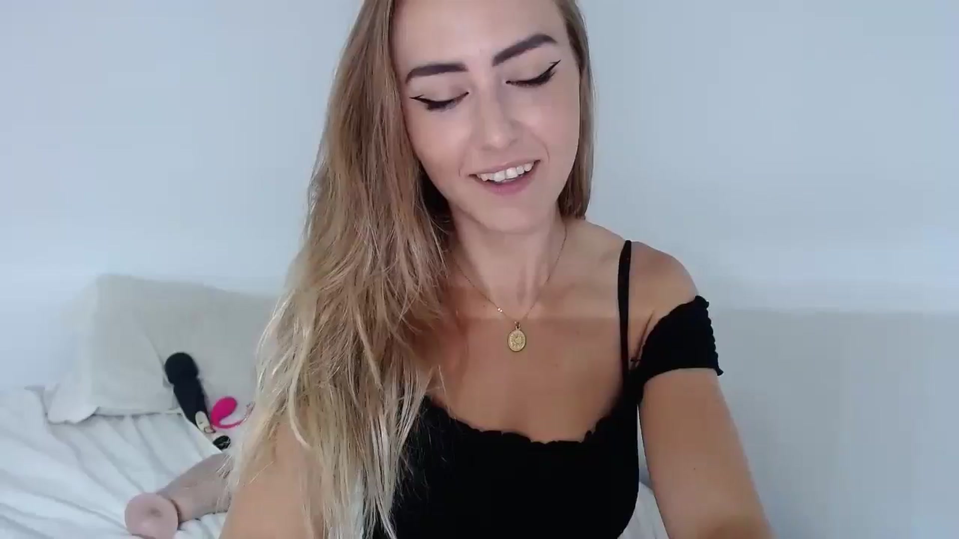 Gallery image thumbnail from SeraGaud333's myfreecams stream on, 09/07/2025, 19:53 image 8 of 20