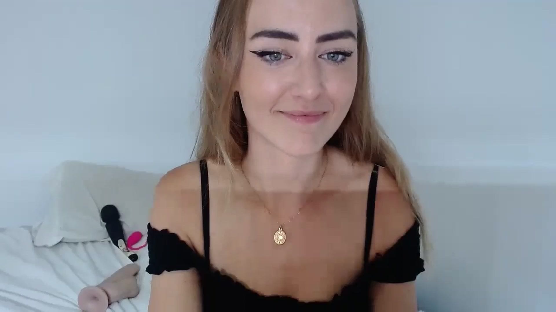 Gallery image thumbnail from SeraGaud333's myfreecams stream on, 09/07/2025, 19:53 image 3 of 20