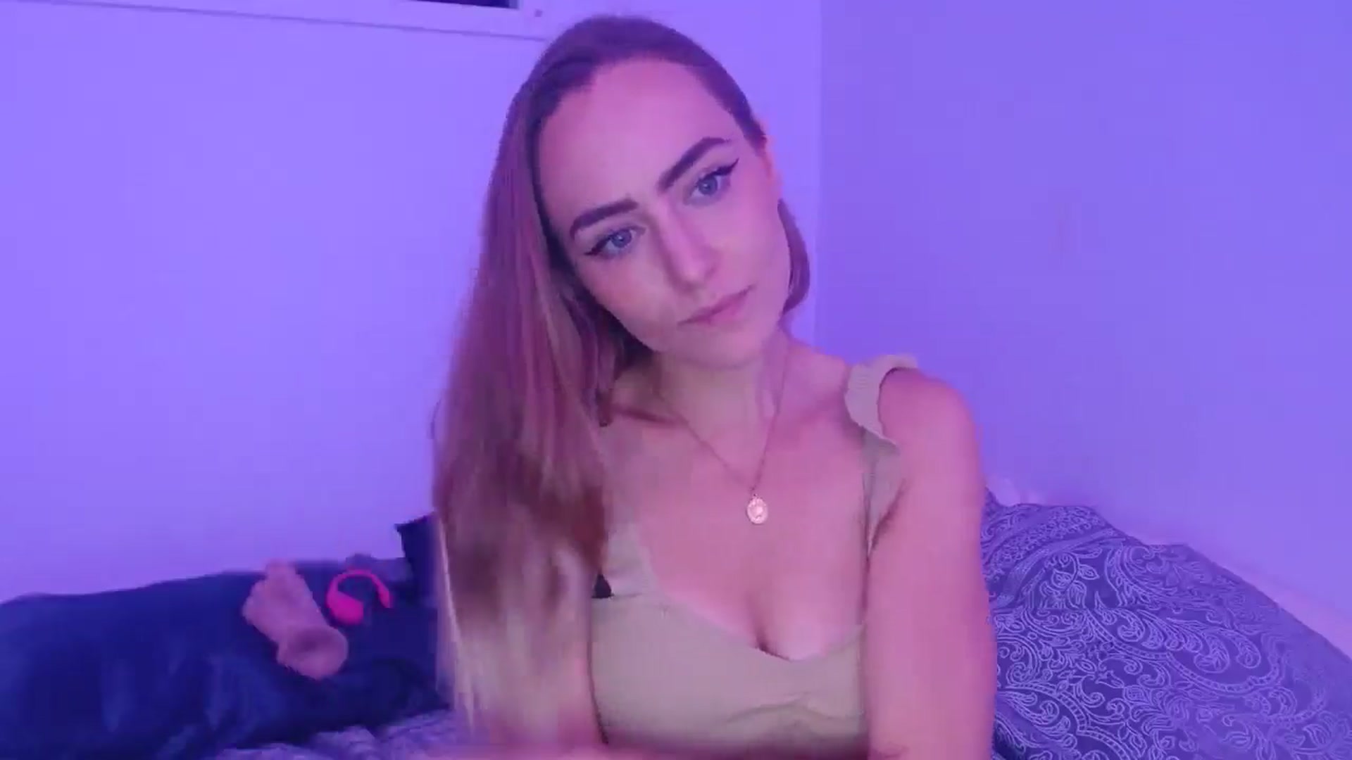 Gallery image thumbnail from SeraGaud333's myfreecams stream on, 09/30/2025, 19:56 image 12 of 20