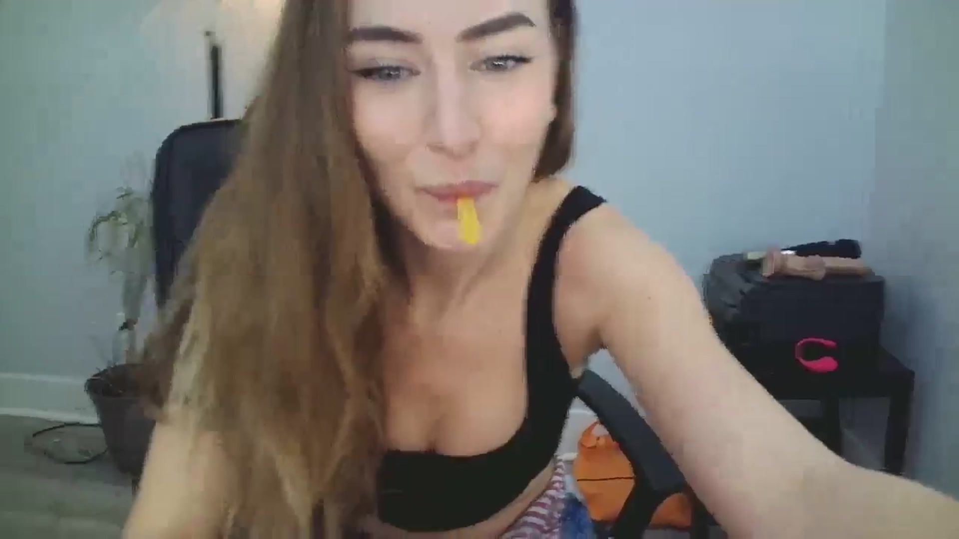 Gallery image thumbnail from SeraGaud333's myfreecams stream on, 03/07/2026, 02:32 image 15 of 20